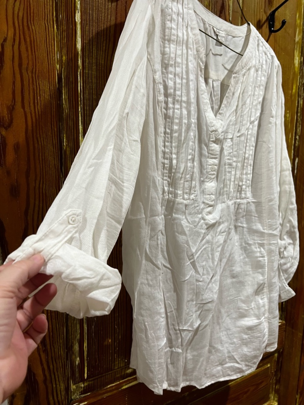 White Cotton Pintuck V-Neck Women's Top - Picture 5 of 12